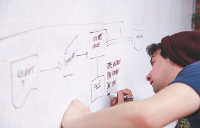 Vaikinas prie lentos. Startup Stock nuotr. / Pexels.com