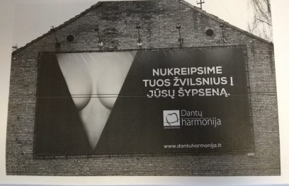 „Dantų harmonija“ diskriminuojanti reklama