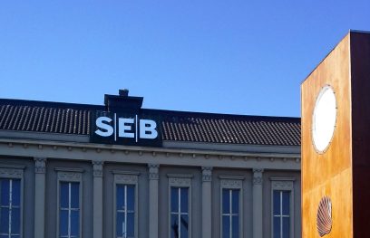 SEB banko iškaba ant pastato. Santeri Viinamäki nuotr. / Wikimedia Commons