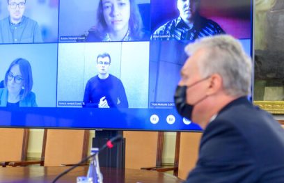 Nuotolinio susitikimo dalyviai iš kairės. Prezidentūros nuotr.