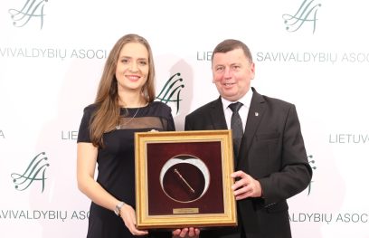 Rūta Judelytė ir Kėdainių rajono meras Valentinas Tamulis. Lietuvos savivaldybių asociacijos nuotr.