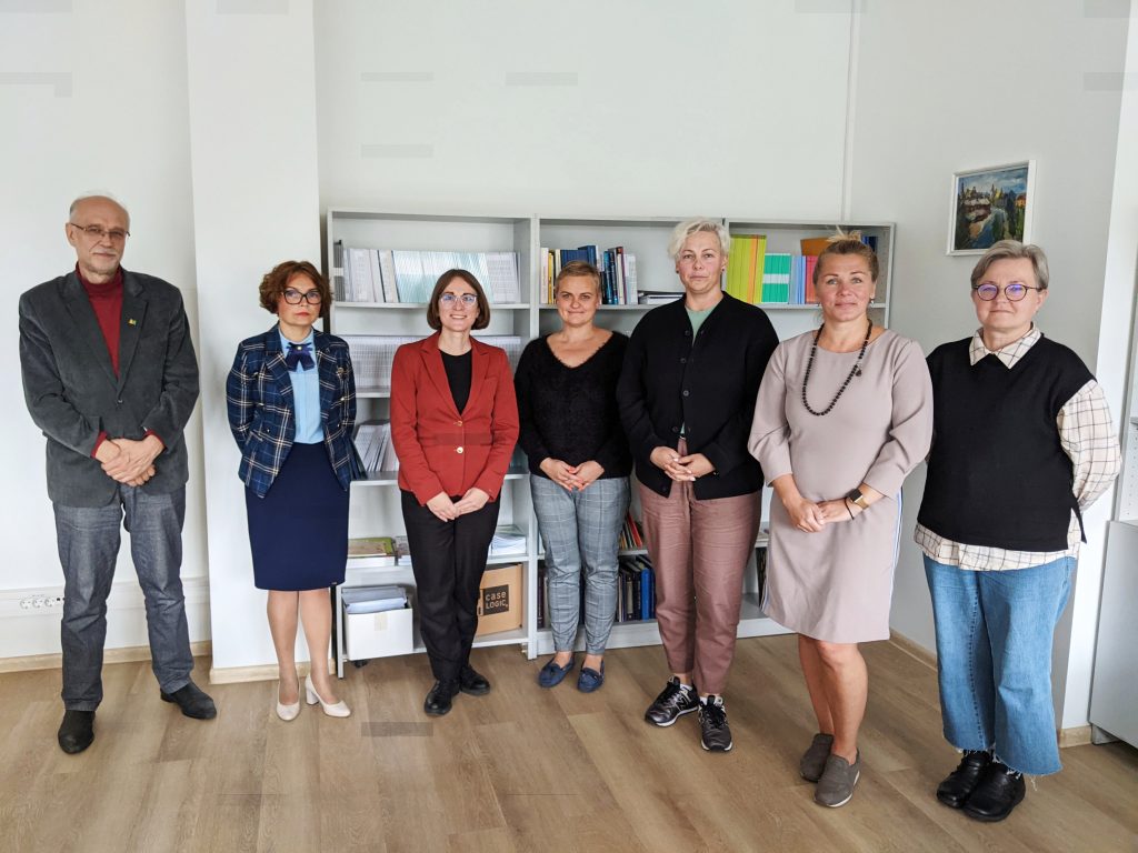 Susitikimo dalyviai. Nuotraukoje iš kairės Gintautas Vaitoška, Žydrūnė Marčiulionienė, Birutė Sabatauskaitė, Renata Vanagėlienė, Lina Plieniūtė, Rasa Žemaitė, Rasa Račienė