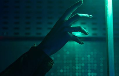 Ranka siekianti šviesos | Pexels nuotr.