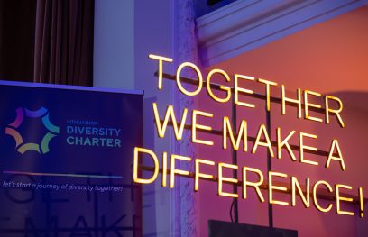 „Swedbank“ Lietuvoje užrašas „Together we make a difference" // A. Didžgalvio nuotr.