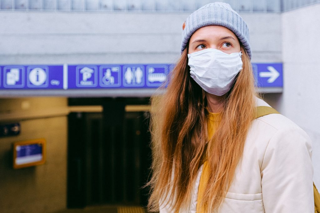 Moteris su medicinine kauke / Pexels nuotr.